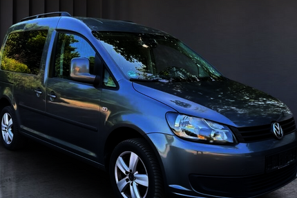 VW Caddy 184.500 km 11.900 &euro; Dresden 01108