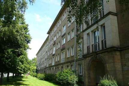 Wohnung zum Mieten in Dresden 280 € 32.39 m²