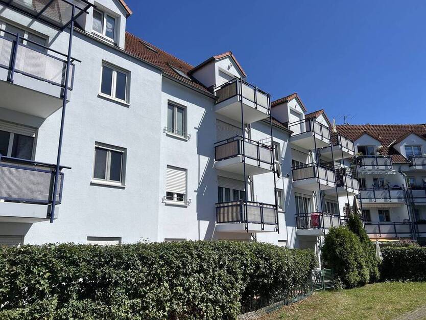 BEZUGSFREI UND NEU RENOVIERT