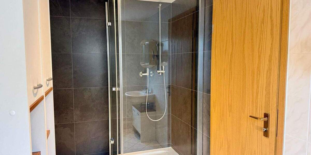 Einfamilienhaus Dresden Klotzsche - 9 Zimmer, 170 m&sup2;, 749.000&euro; | Angebot:25779624