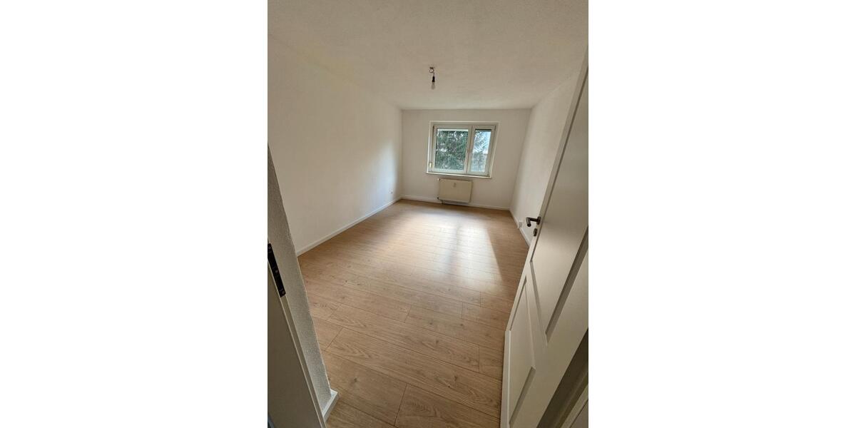 Erdgeschoßwohnung Freital - 3 Zimmer, 62 m&sup2;, 615&euro; | Angebot:26493233