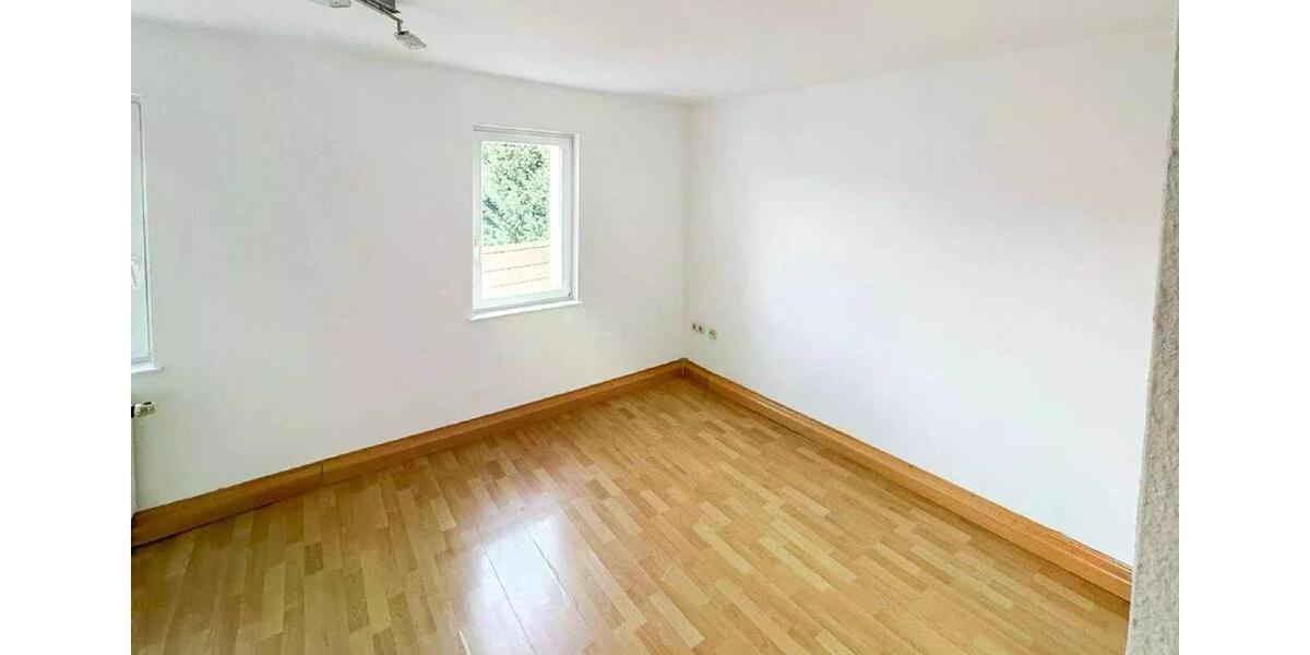 Etagenwohnung Freital - 2 Zimmer, 38 m&sup2;, 370&euro; | Angebot:25813892