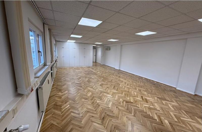 Altstadt-Gewerbe: 300 m² mit Parkplatz! ruhiges Arbeiten im separaten Seitengebäude zimmer