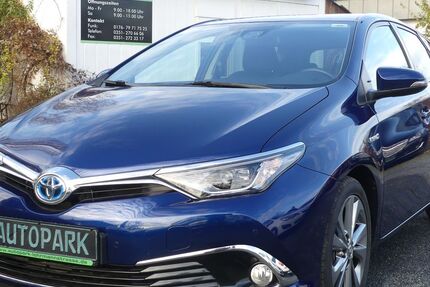 Toyota Auris 63.500 km 13.900 &euro; Dresden 01237