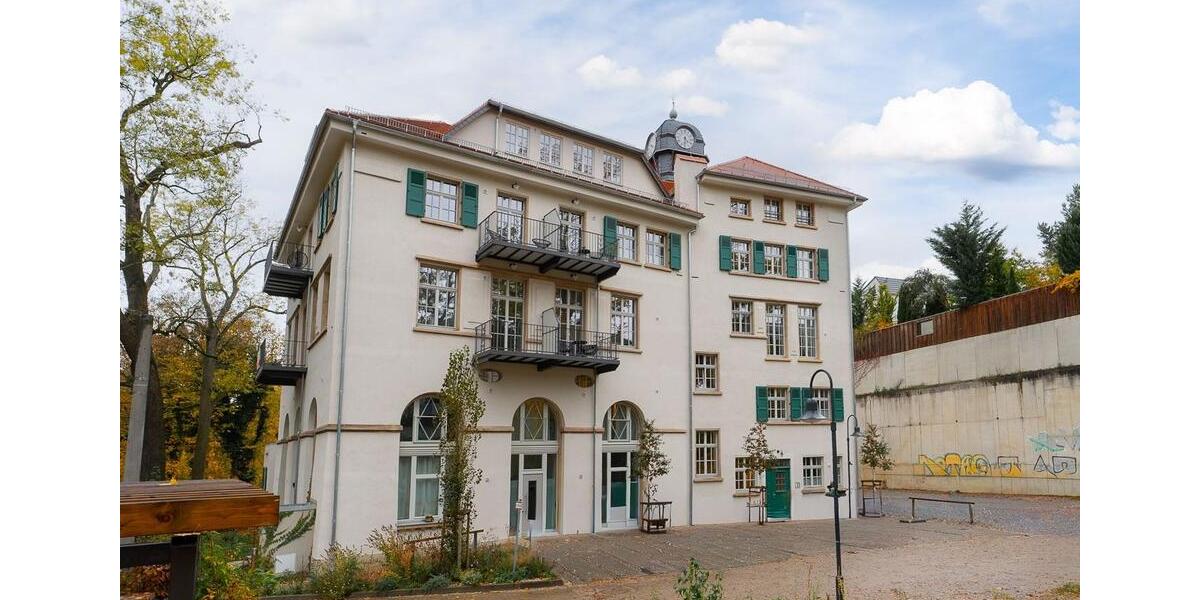 Exklusiver Erstbezug: 6-Zimmer-Dachgeschosswohnung im denkmalgeschützten Lahmann-Sanatorium. 6 zimmer