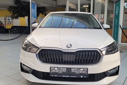 Skoda Fabia 5.000 km 18.490 &euro; Radebeul 01445