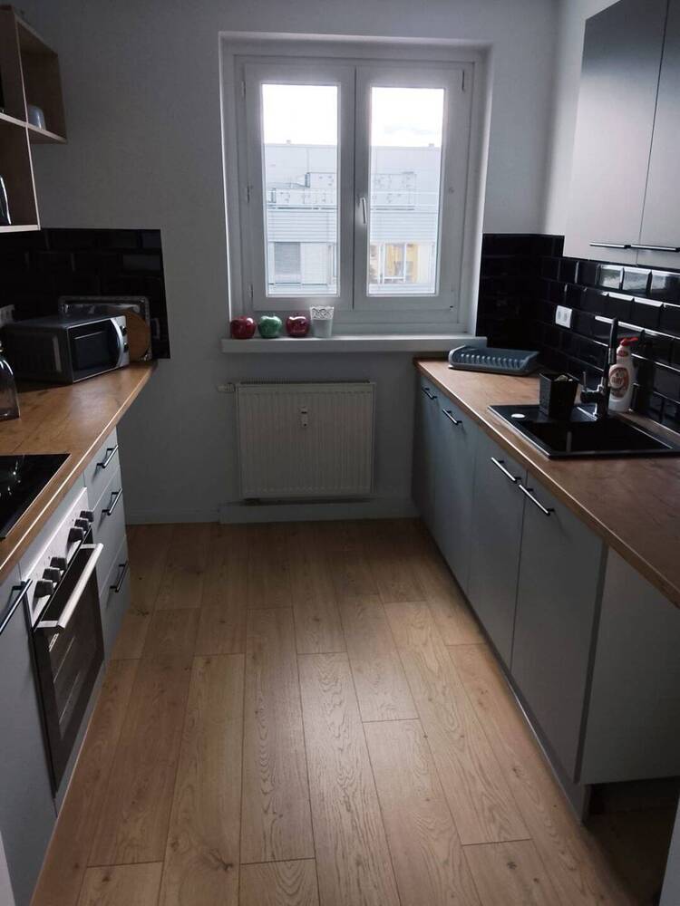 Möblierte und frisch Kernsanierte 2 Zimmer Wohnung mit neuer Einbauküche