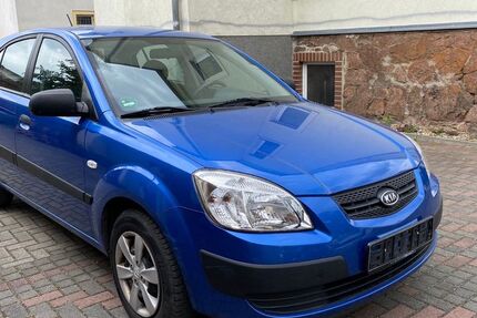 Kia Rio 111.000 km 2.999 &euro; Dresden 01139