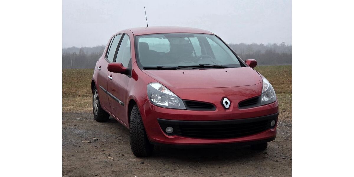 Renault Clio 118.000 km 3.199 &euro; Dresden 01257