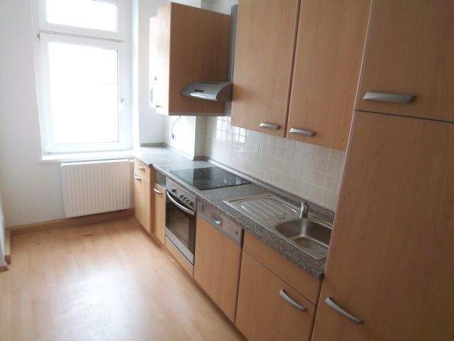 großzügig ,helle 4-Zimmerwohnung in ruhiger Nebenstraße zu vermieten 4 zimmer