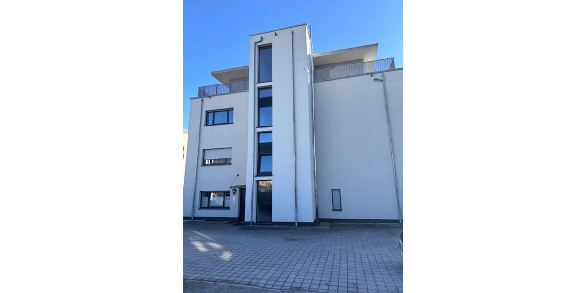 Dachgeschoßwohnung Dresden Pieschen - 3 Zimmer, 122 m&sup2;, 2.161&euro; | Angebot:25348829