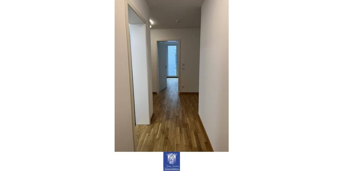 Exklusive Wohnung mit Balkon, exklusivem Bad, Gäste-WC und moderner EBK! 3 zimmer