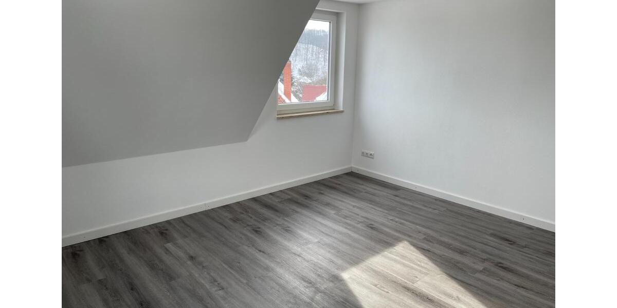 2 Zimmer-DG-Wohnung mit Panoramablick, Vermietung ab April 2026 2 zimmer