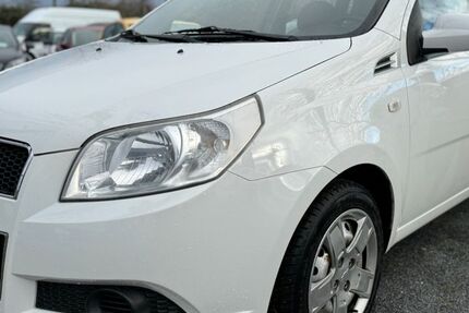 Chevrolet Aveo 83.000 km 2.500 &euro; Dresden 01097