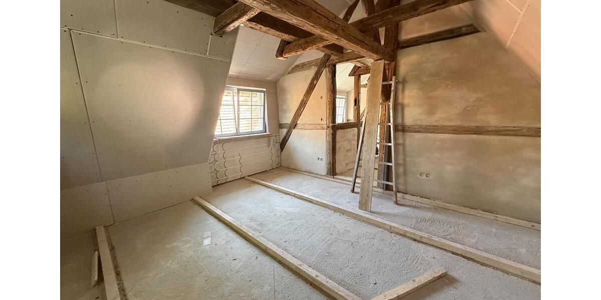Etagenwohnung Dresden Prohlis - 7 Zimmer, 190 m&sup2;, 2.660&euro; | Angebot:26490342