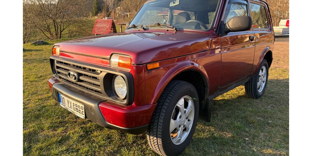 Lada Urban 55.000 km 7.900 &euro; Dippoldiswalde 01744