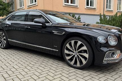 Bentley Flying Spur 29.500 km 215.999 &euro; Dresden 01159