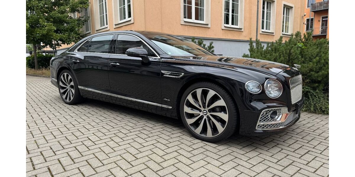 Bentley Flying Spur 29.500 km 215.999 &euro; Dresden 01159