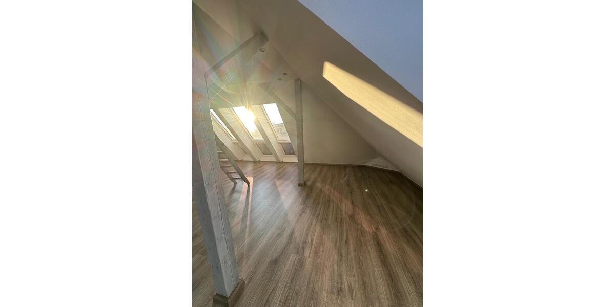 Dachgeschoßwohnung Radebeul - 2 Zimmer, 52 m&sup2;, 665&euro; | Angebot:26295522