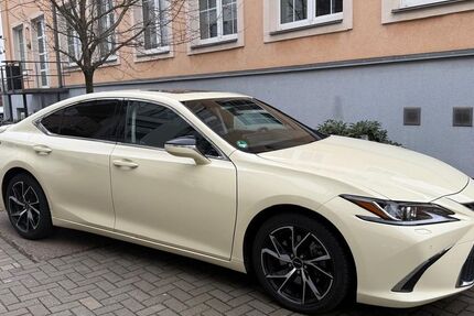 Lexus ES 300 65.000 km 39.999 &euro; Dresden 01159