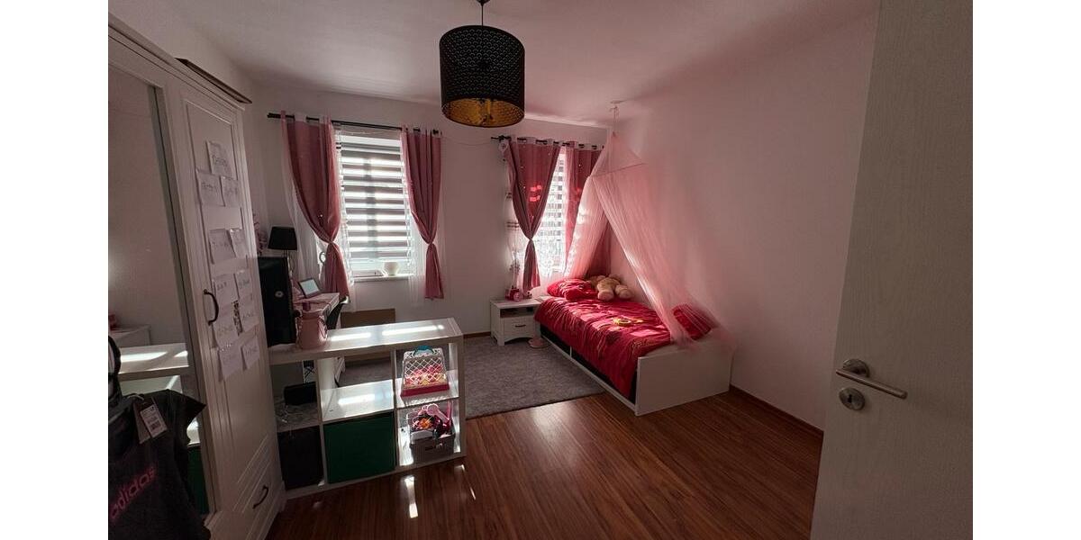 Erdgeschoßwohnung Heidenau - 5 Zimmer, 125 m&sup2;, 1.307&euro; | Angebot:26688576