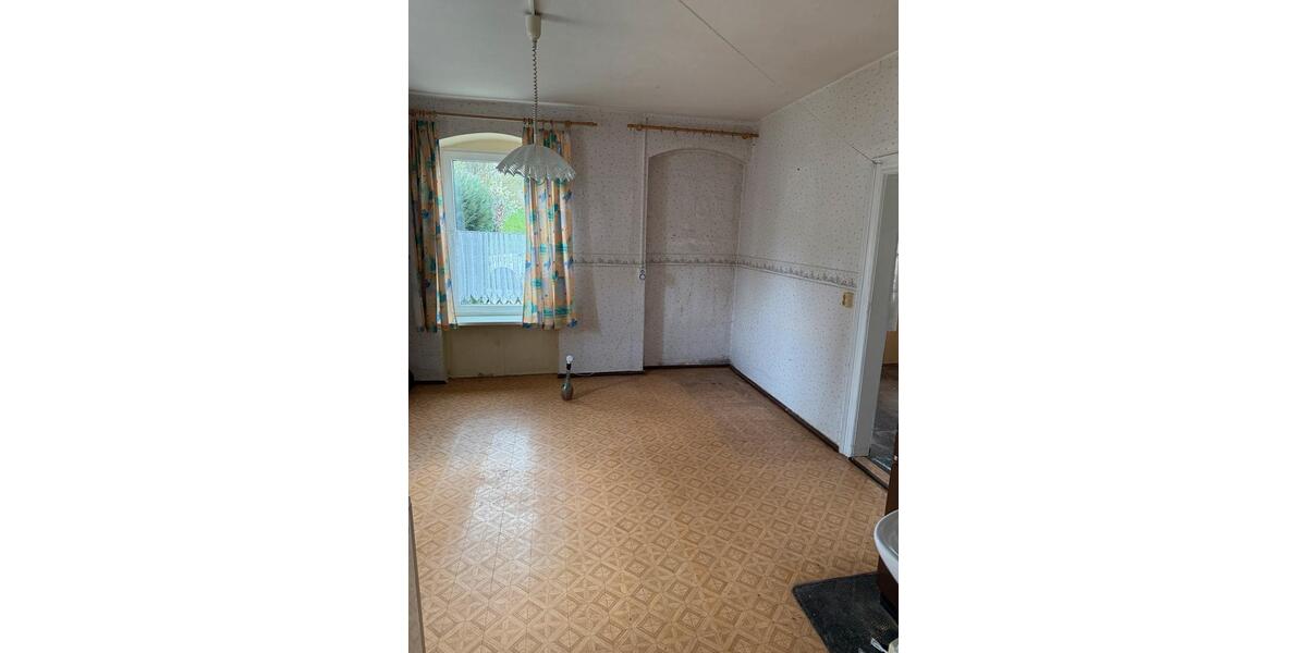 Einfamilienhaus Dresden Cossebaude - 7 Zimmer, 120 m&sup2;, 180.000&euro; | Angebot:26268434
