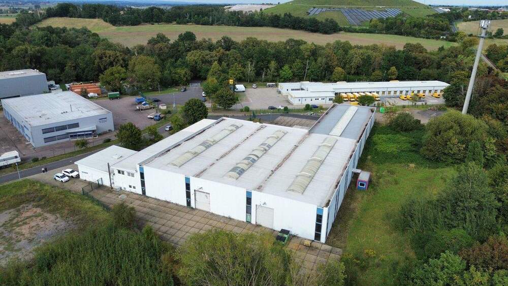 Lager- und Produktionsflächen direkt an der S177 und S81 - unweit der Halbleiterindustrie - zum Kauf! zimmer