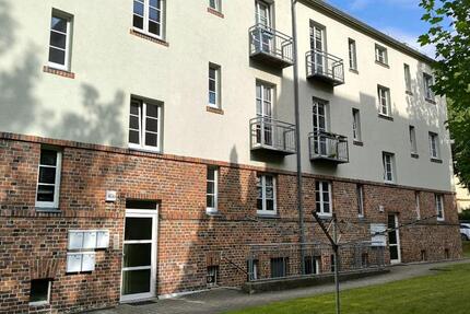 **2-Zi-WE + Balkon, TOP Grundriss, OHNE Provision, freistehend** zimmer