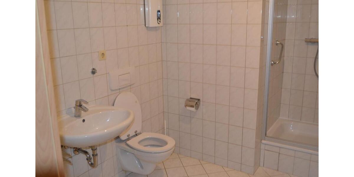 Etagenwohnung Pirna - 2.5 Zimmer, 74 m&sup2;, 440&euro; | Angebot:25808023