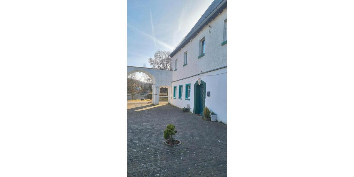 Etagenwohnung Freital - 5 Zimmer, 130 m&sup2;, 695&euro; | Angebot:25395638