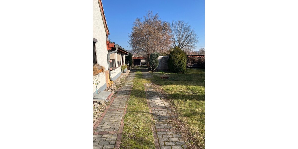 Doppelhaushälfte in Dresden-Kaditz mit großem Garten und Blick auf die Radebeuler Weinberge - Einfamilienhaus Dresden Kaditz | Angebot:26506951