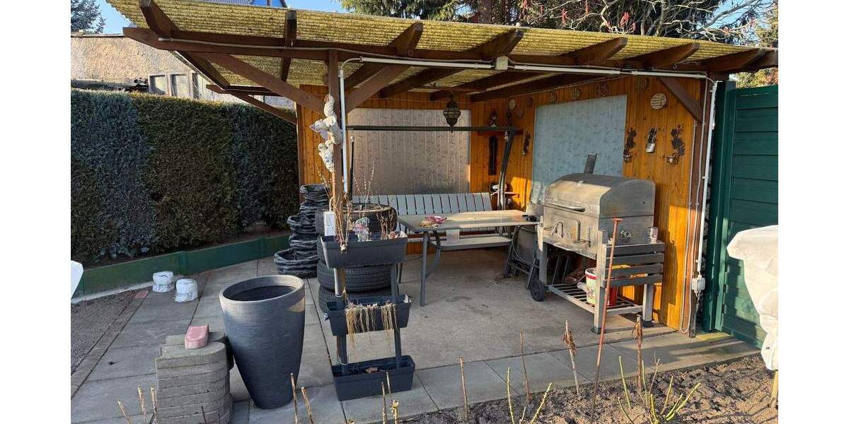 Gepflegtes Zweifamilienhaus mit großem Garten und Pool in Radebeul-Naundorf 7 zimmer