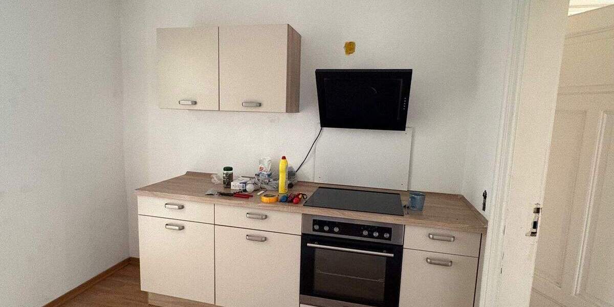 Neu renovierte Wohnung mit Balkon und EBK 3 zimmer