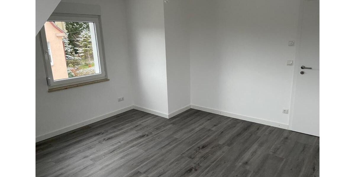 2 Zimmer-DG-Wohnung mit Panoramablick, Vermietung ab April 2026 2 zimmer