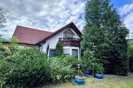 Ein idealer Platz für Ihre Familie! Gemütliches Einfamilienhaus in ruhiger Lage mit großem Garten! 4 zimmer