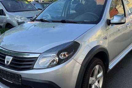 Dacia Sandero 84.000 km 4.700 &euro; Dresden 01257