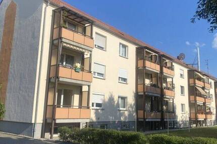 ++ Erstbezug nach Sanierung ++ Schöne 3-Raumwohnung mit Balkon in Weinböhla 3 zimmer