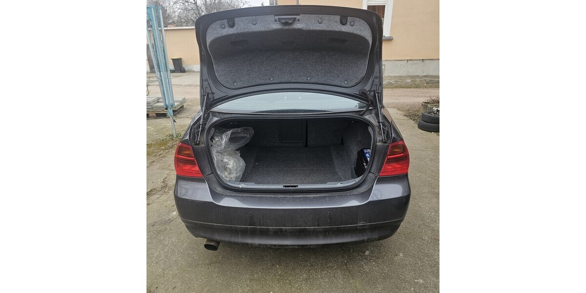 BMW E90 205.000 km 3.000 &euro; Coswig 01640