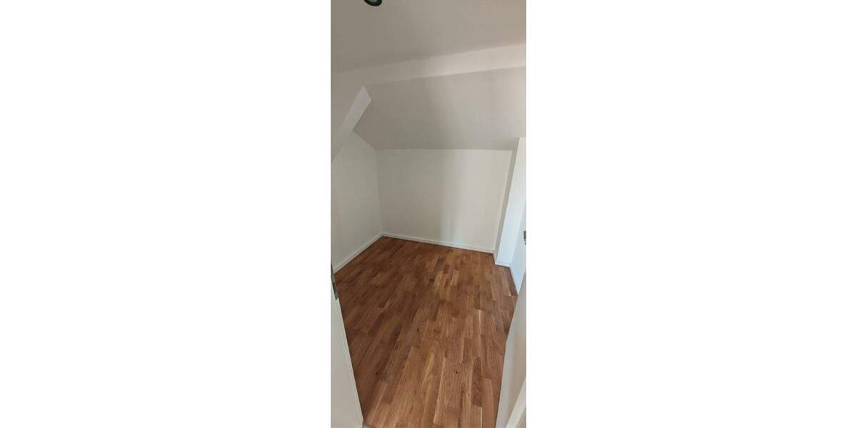 Etagenwohnung Dresden Naußlitz - 5 Zimmer, 174 m&sup2;, 1.825&euro; | Angebot:25387244