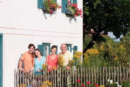 Haus Friedewald (Dippelsdorf) Friedewald - 6 Zimmer, 175 m&sup2;, 2.300&euro; | Angebot:26311632
