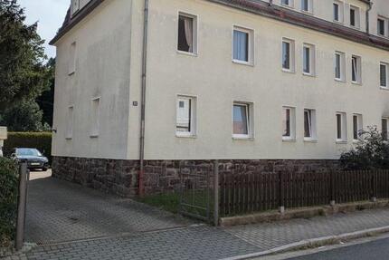 Ruhige frisch renovierte 3 Zimmer Wohnung mit eigenem Garten 3 zimmer