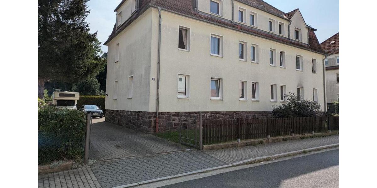 Ruhige frisch renovierte 3 Zimmer Wohnung mit eigenem Garten 3 zimmer