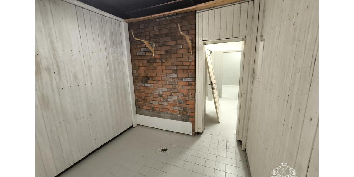 LAGERRAUM 58m² MIT WASSER- & STARKSTROMANSCHLUSS zimmer