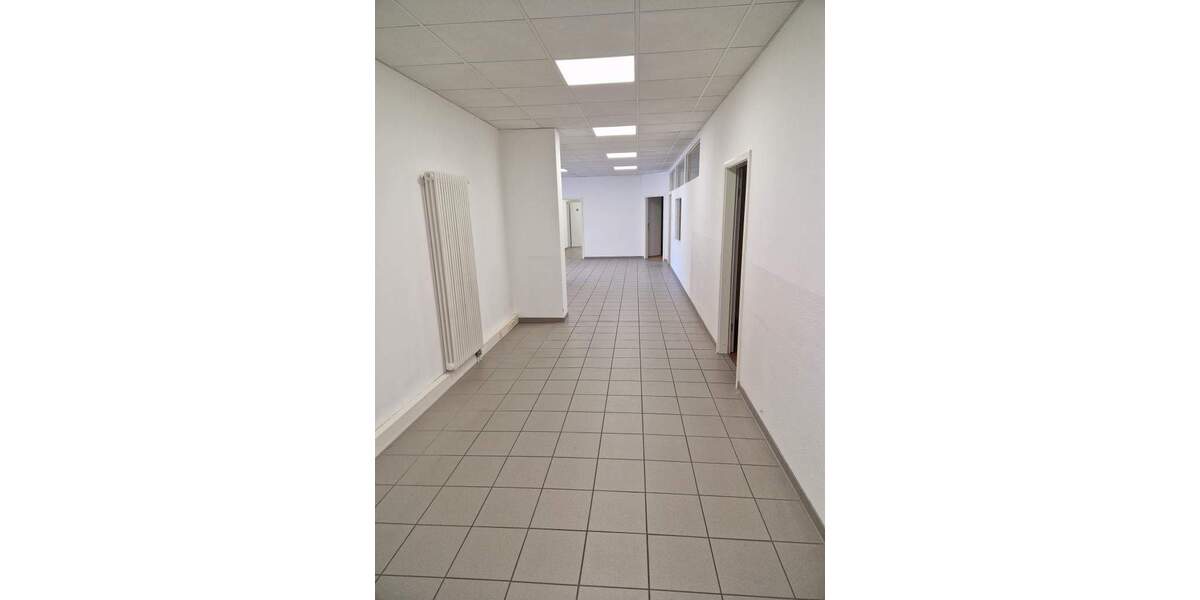 Großzügige Büroeinheit mit optimaler Raumaufteilung in der Leipziger Vorstadt! 9 zimmer