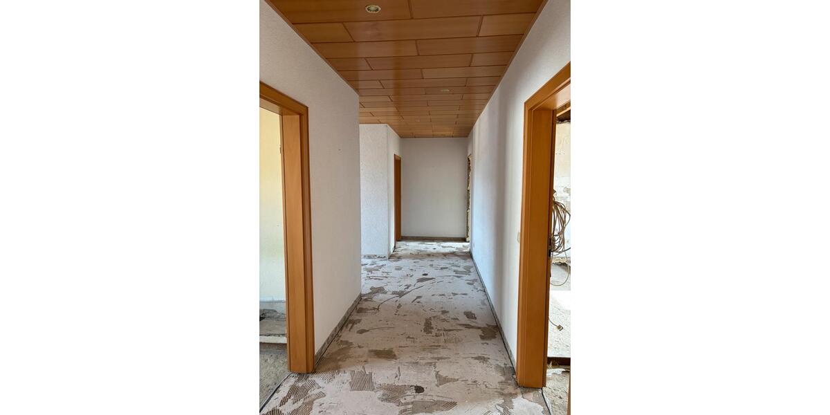 Einfamilienhaus Ebersbach - 7 Zimmer, 488 m&sup2;, 198.000&euro; | Angebot:26820127