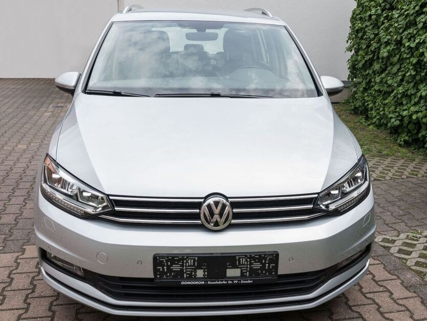 VW Touran 72.000 km 18.999 € Dresden 01159
