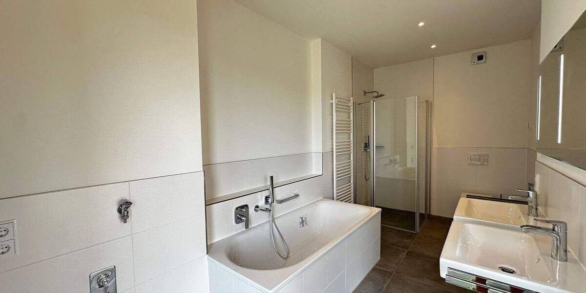 Etagenwohnung Dresden Leipziger Vorstadt - 3 Zimmer, 119 m&sup2;, 2.220&euro; | Angebot:26882186