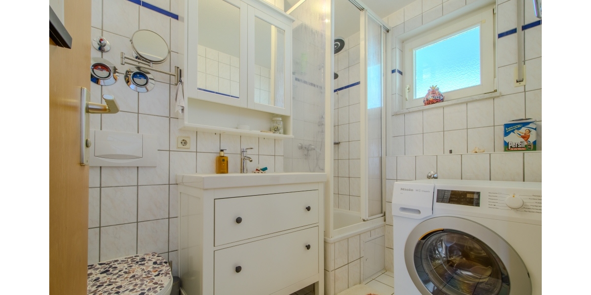 BEZUGSFREI – GEMÜTLICHE MAISONETTE – DACHTERRASSE – DUSCHBAD MIT FENSTER – TG-PARKER - Maisonettenwohnung Dresden Strehlen | Angebot:25496278