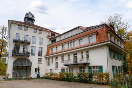 Haus Dresden Loschwitz - 4 Zimmer, 133 m&sup2;, 1.700&euro; | Angebot:23432213