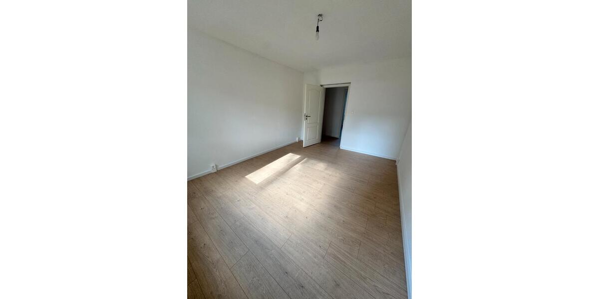Erdgeschoßwohnung Freital - 3 Zimmer, 62 m&sup2;, 615&euro; | Angebot:26493233